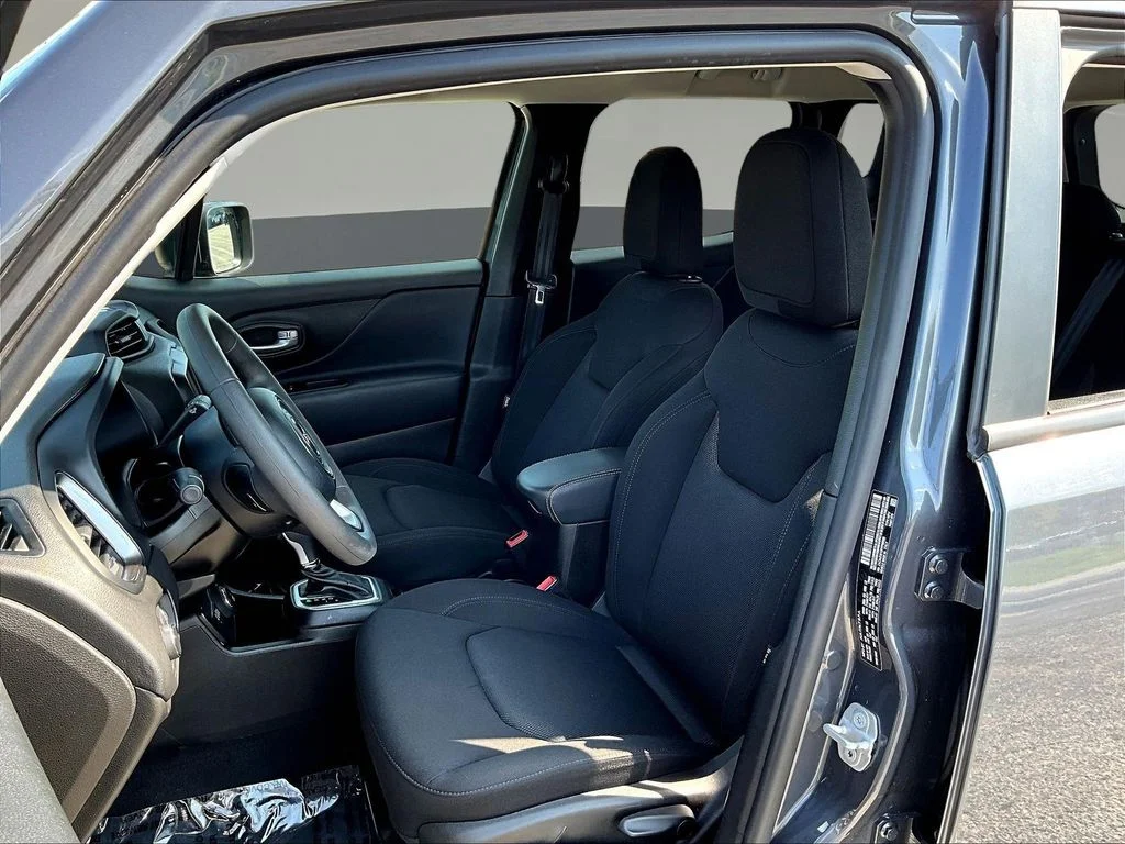 Used 2023 Gray Jeep Latitude image 23