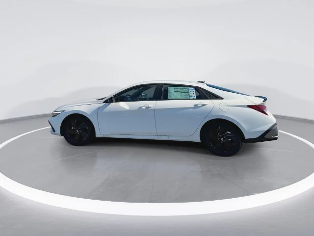 Used 2026 White Hyundai SEL Sport image 5
