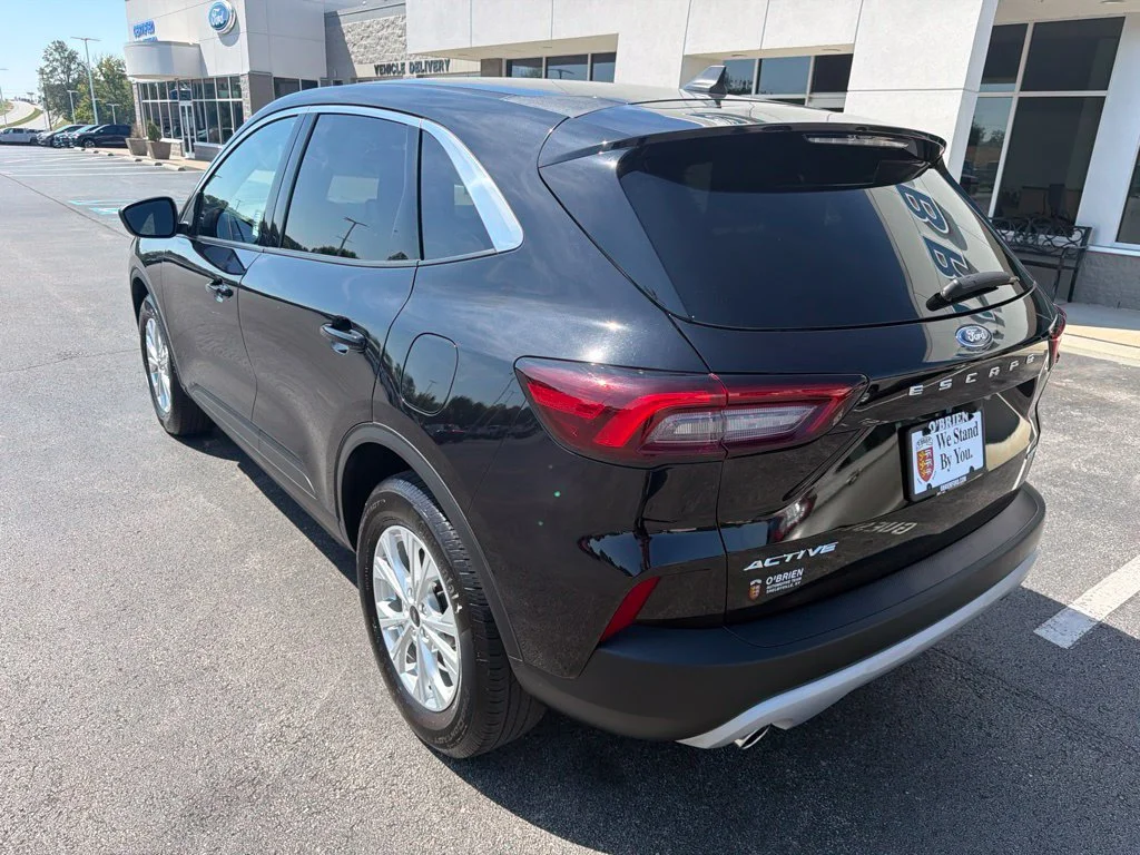 Used 2023 Agate Black Metallic Ford Active image 3