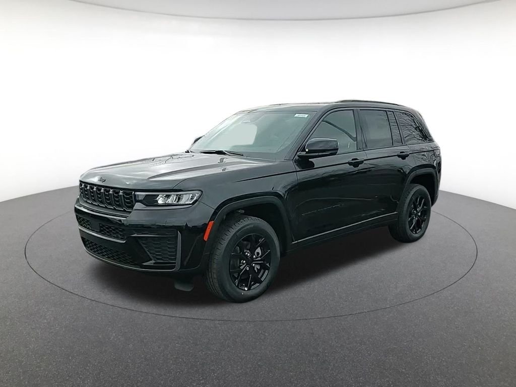 New 2026 Diamond Black Crystal Pearlcoat Jeep Altitude image 10