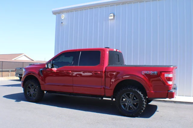 Used 2022  Ford LARIAT image 3