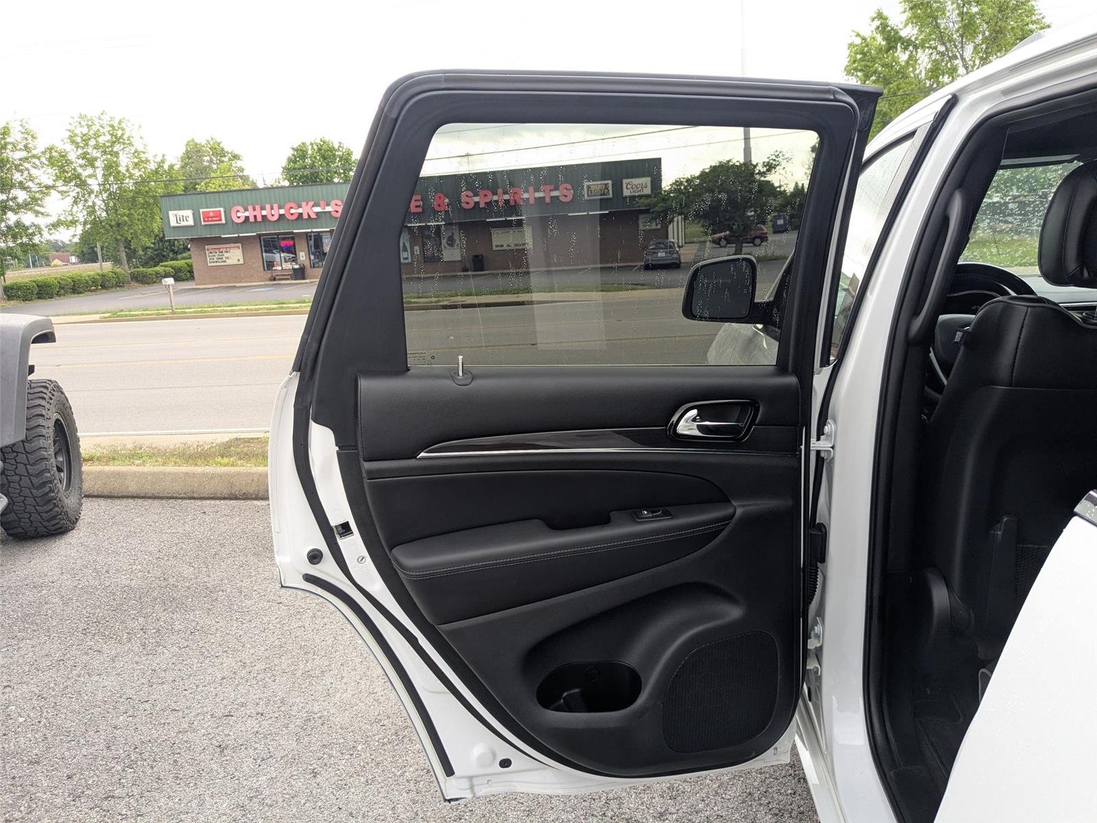Used 2019 Bright White Clearcoat Jeep Overland image 23
