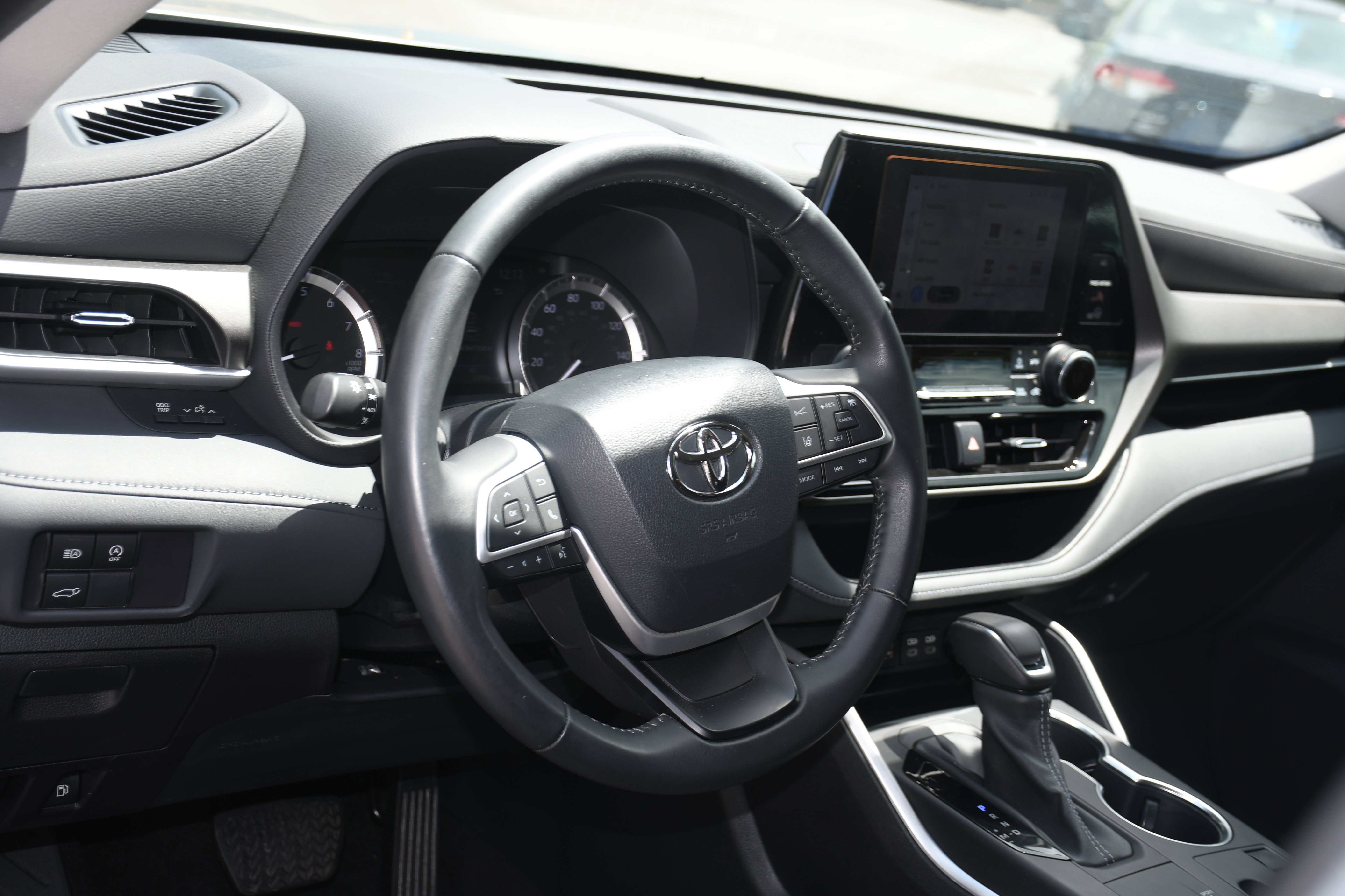 Used 2023 Silver Toyota LE image 7