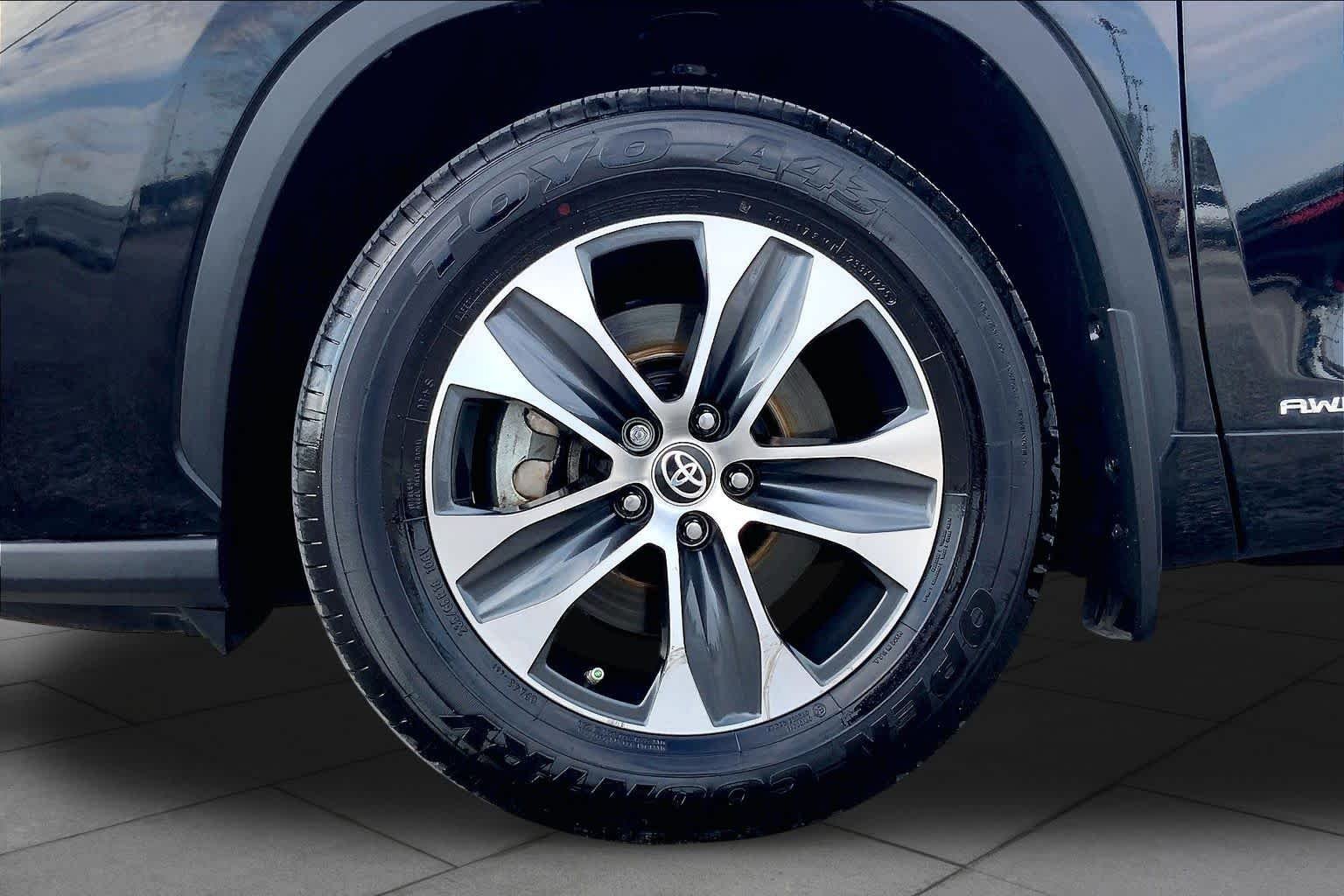 Used 2023 Midnight Black Metallic Toyota Hybrid XLE image 11