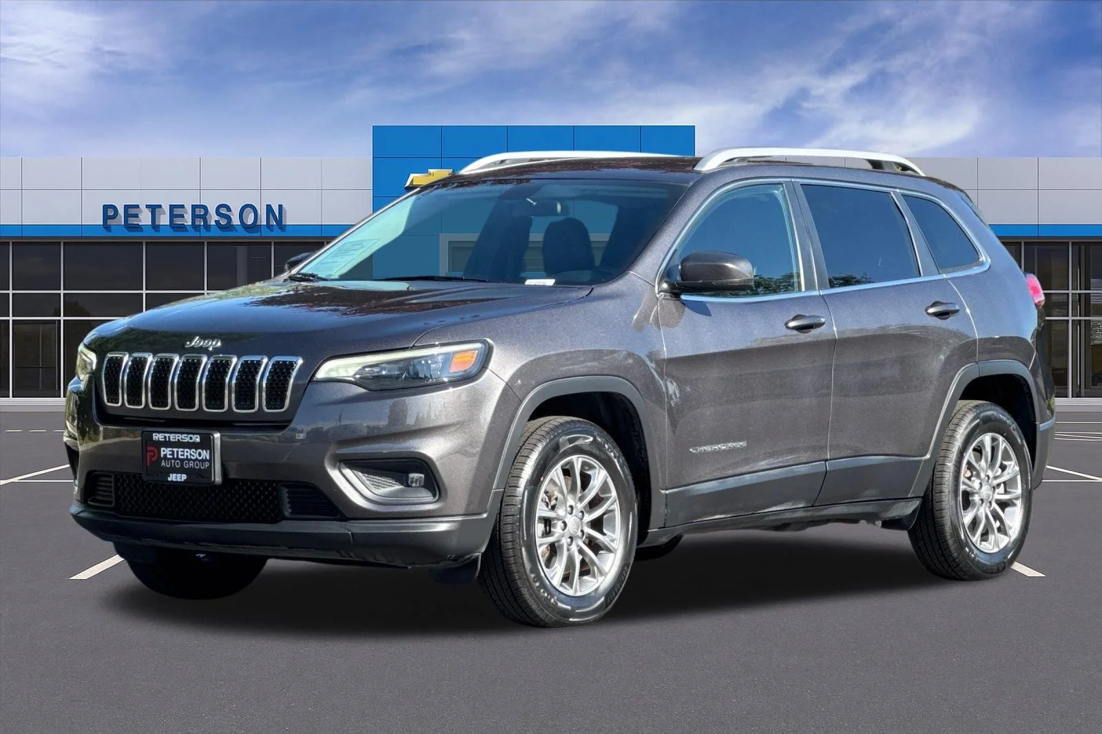 Used 2020 Gray Jeep Latitude Plus image 8