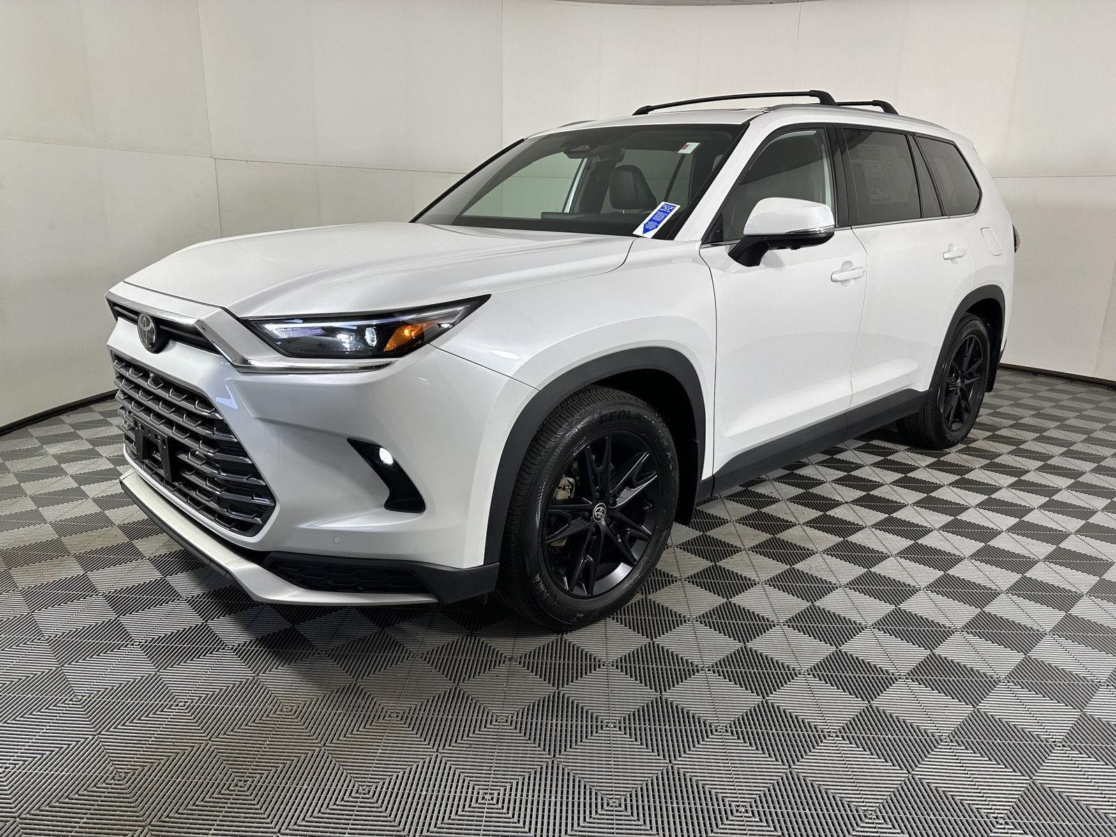 Used 2026 Wind Chill Pearl Toyota MAX Limited image 20