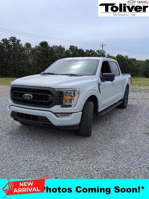 Used 2021 White Ford XLT image 1