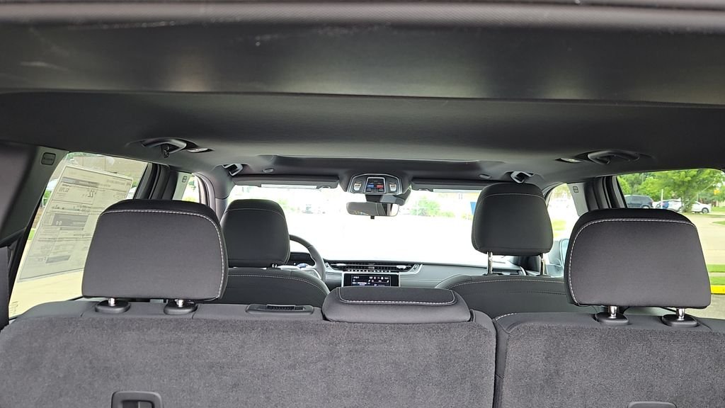 New 2026 Bright White Clear-Coat Exterior Paint Jeep Laredo X image 38