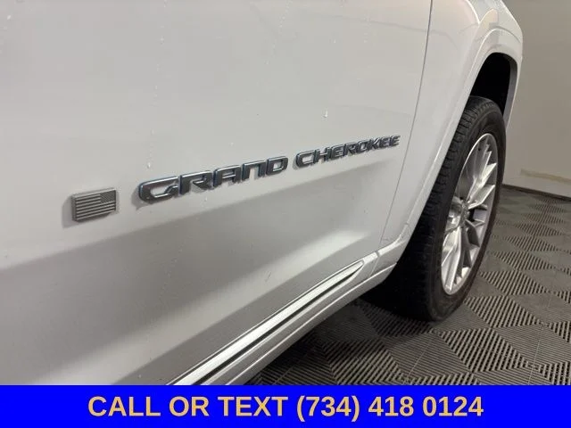 Used 2022 Bright White Clearcoat Jeep Summit image 7