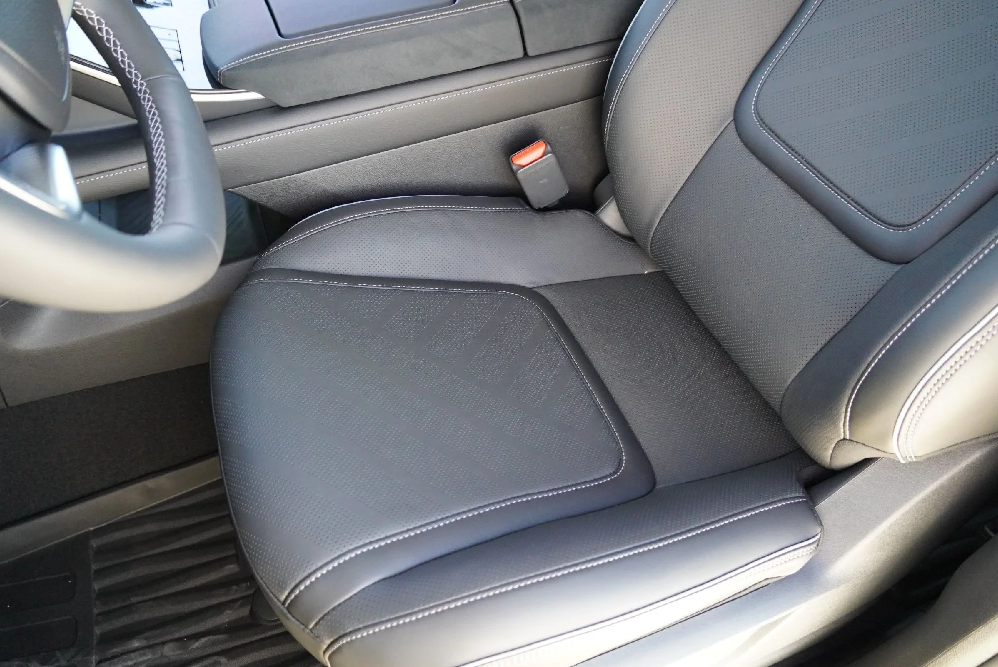 2026 INFINITI QX80 Luxe - Photo 9