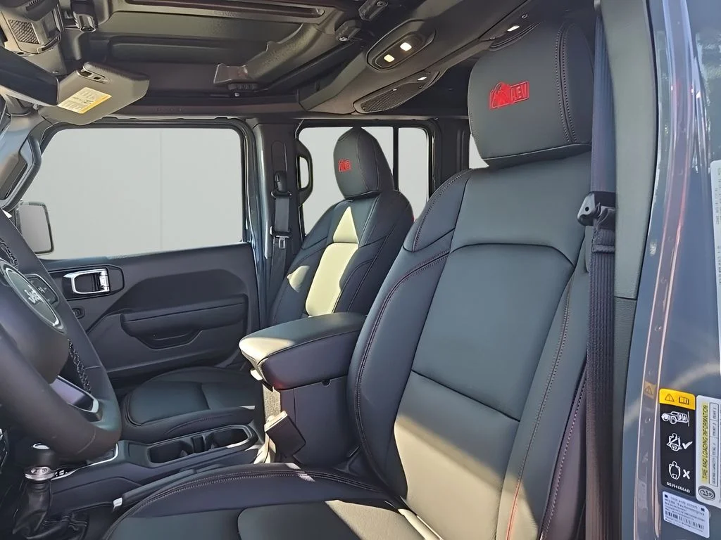 2025 Jeep Wrangler 4-Door Rubicon - Photo 41
