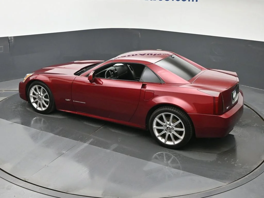 Used 2007 Red Cadillac Base image 22