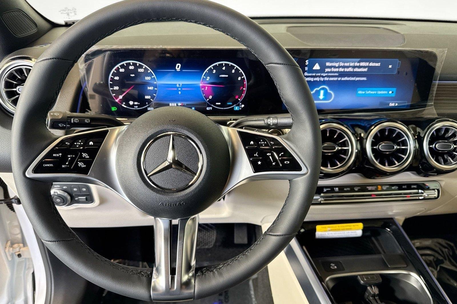New 2026 Polar White Mercedes-Benz GLB 250 image 11