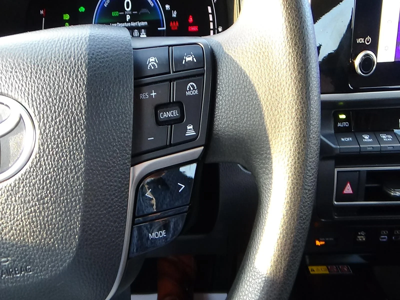 Certified Used 2025 Ice Cap Toyota LE image 19