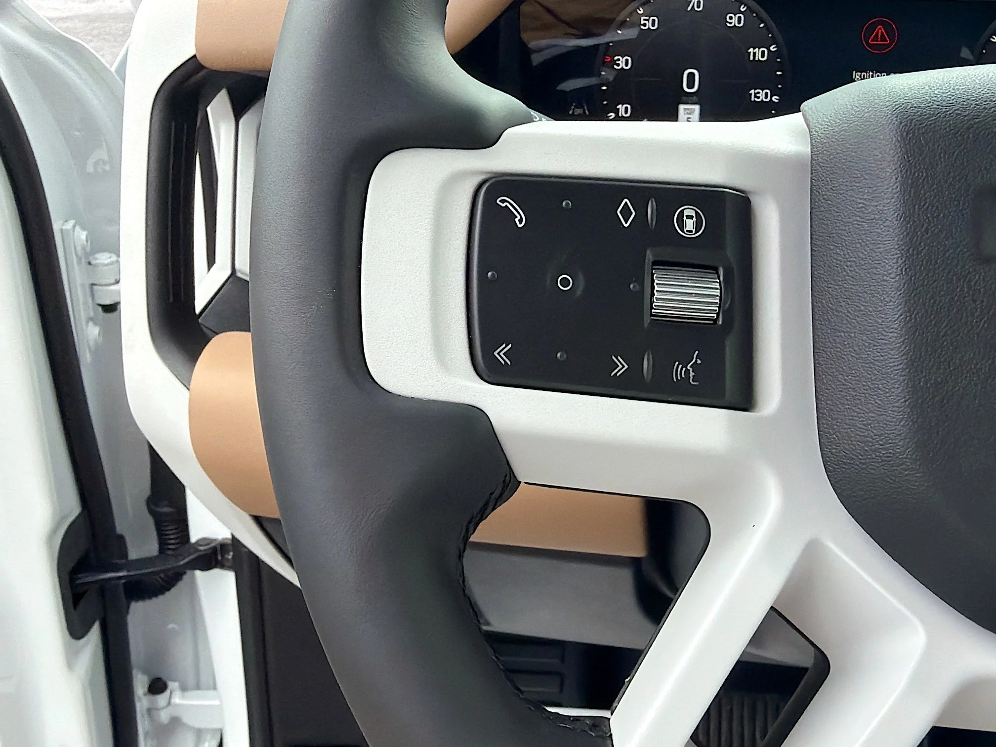New 2026 Fuji White Land Rover X-Dynamic SE image 37