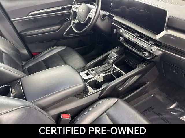 Used 2025 Black Kia S image 27