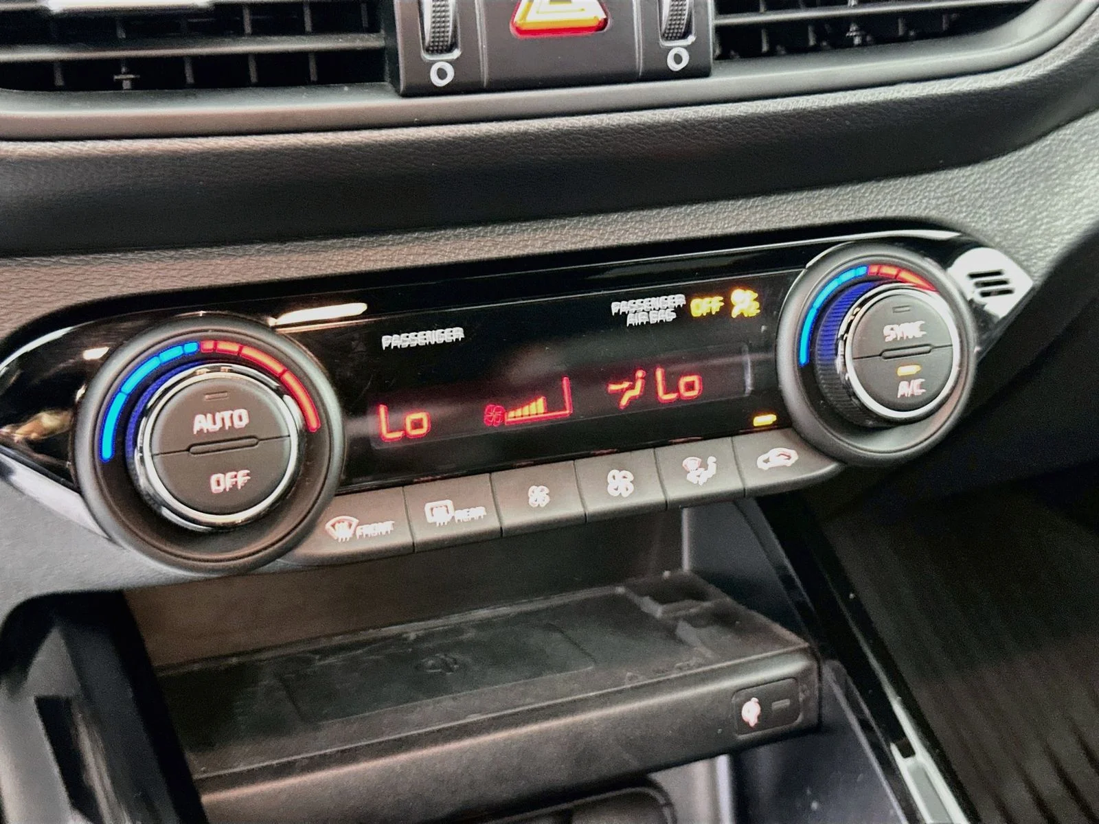 Used 2022 Snow White Pearl Kia GT image 16