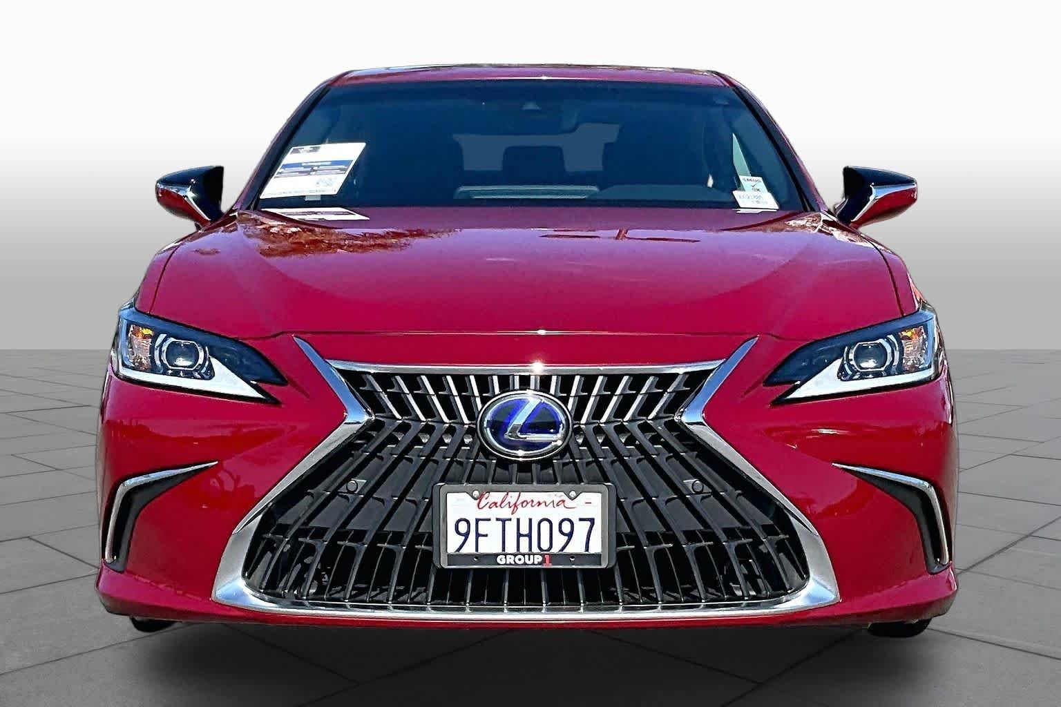 Used 2022 Matador Red Mica Lexus  image 3