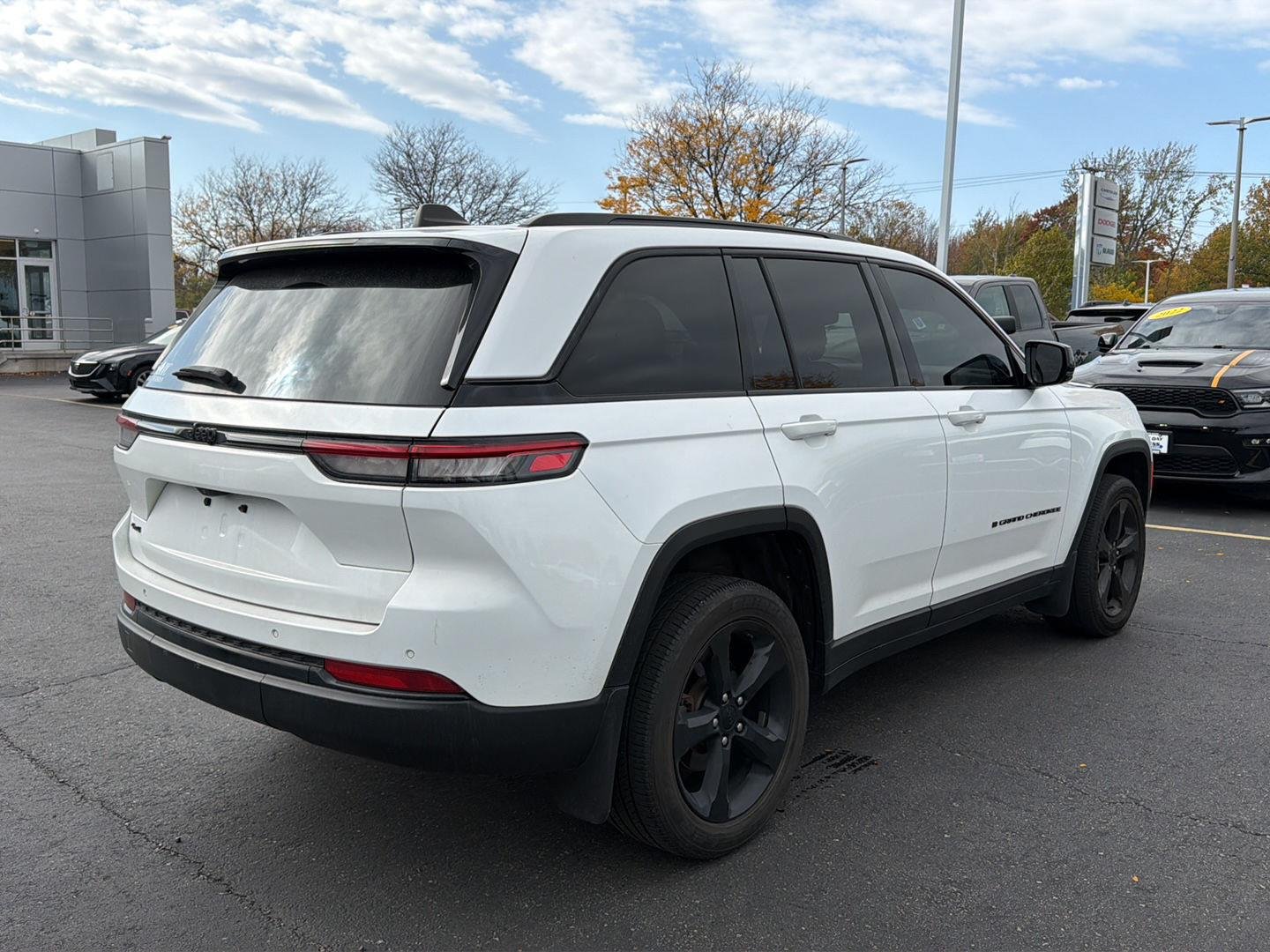 Used 2023 Bright White Clearcoat Jeep Altitude X image 5