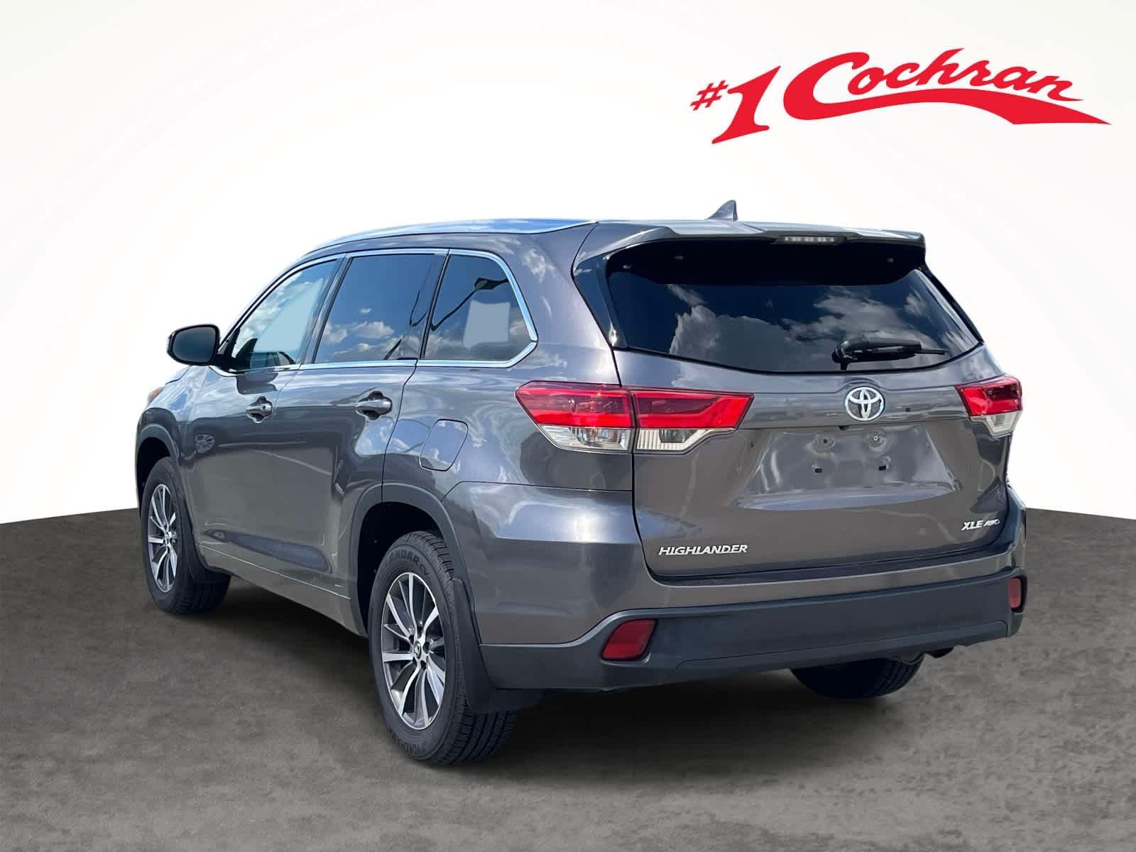 Used 2017 Predawn Gray Mica Toyota XLE image 9