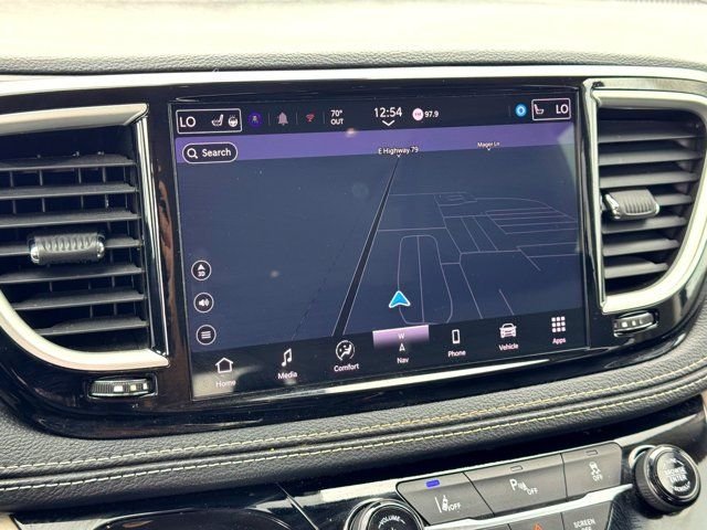 Used 2024 White Chrysler Select image 30