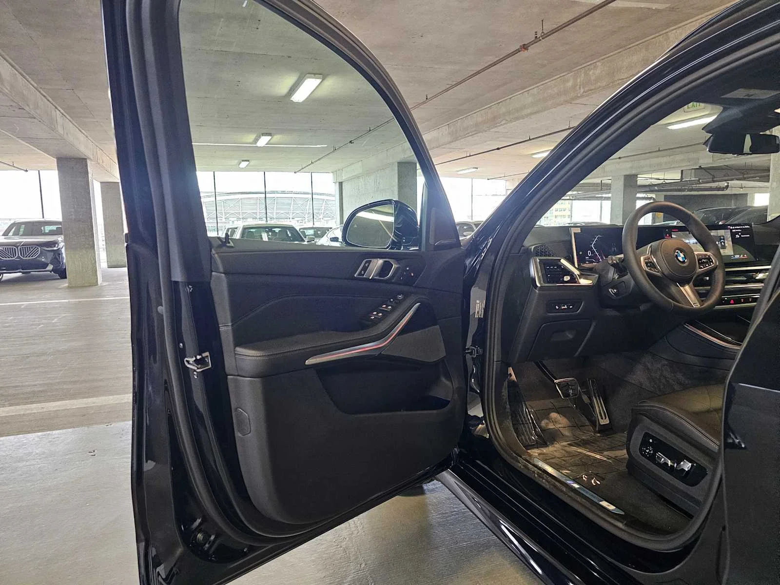 New 2026 Carbon Black Metallic BMW xDrive40i image 31