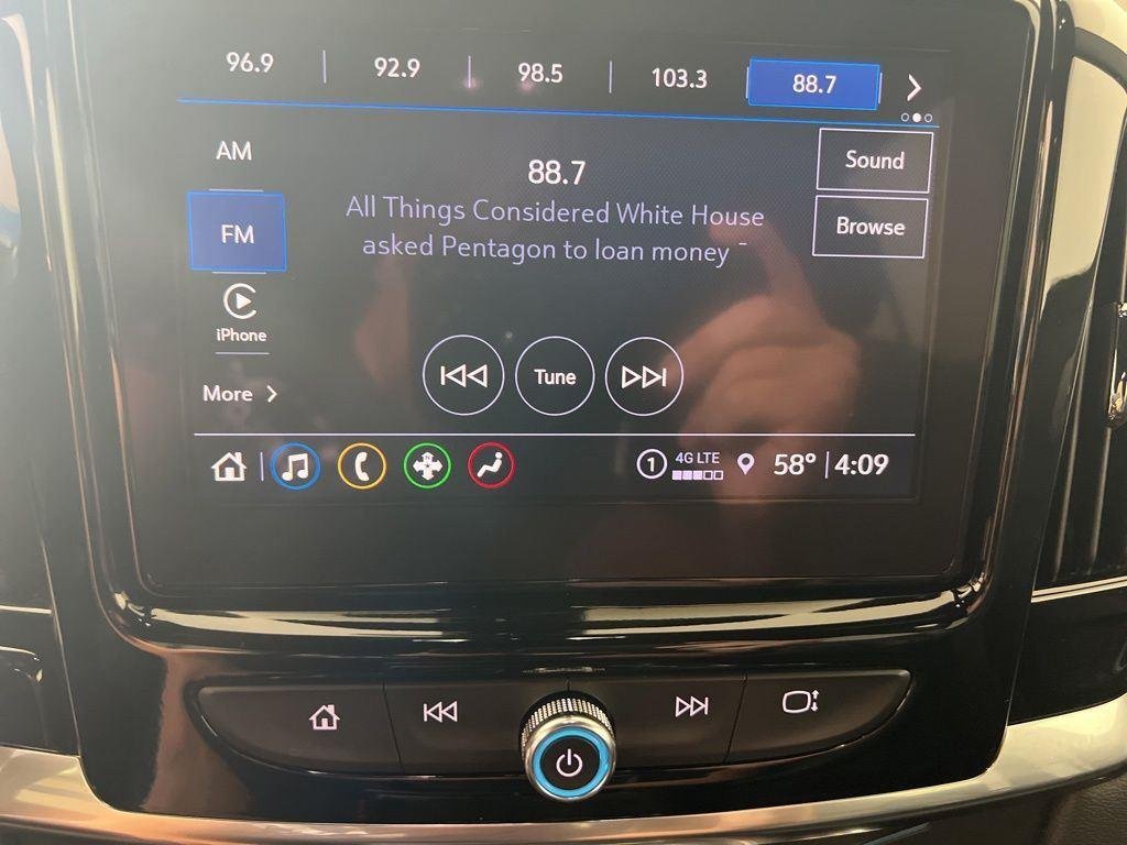 Used 2023 Silver Sage Chevrolet LT image 13