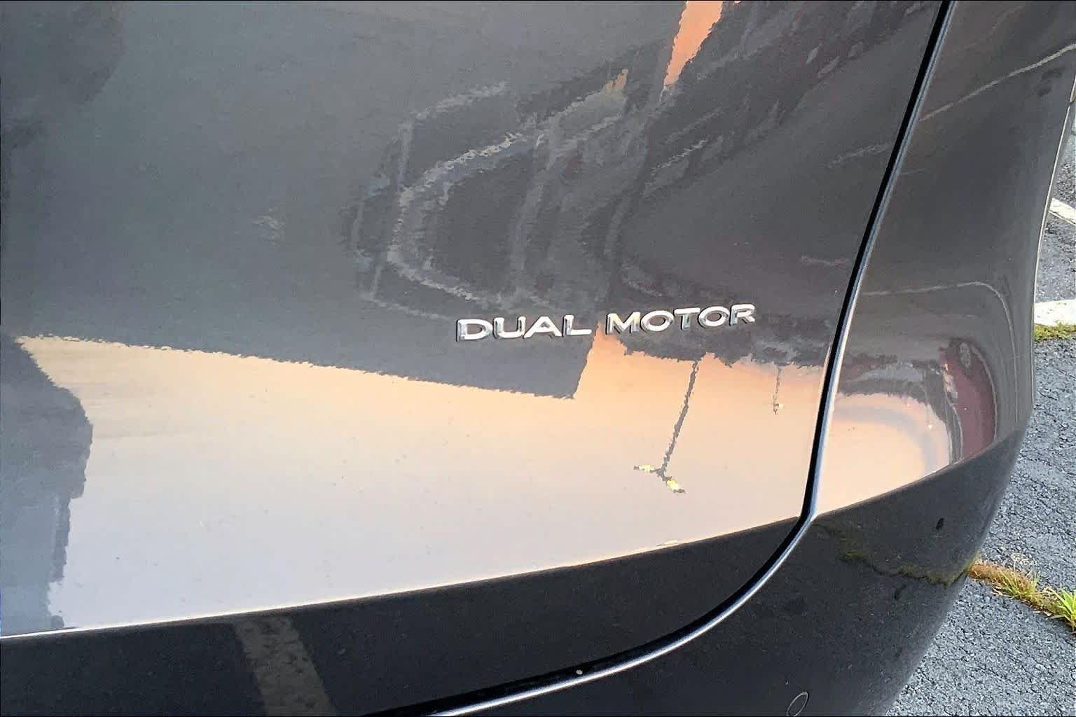 Used 2022 Deep Blue Metallic Tesla Long Range image 9
