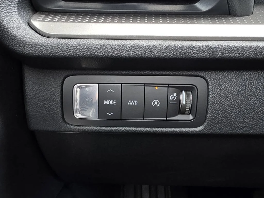 Used 2026 Mosaic Black Metallic Chevrolet LT image 28