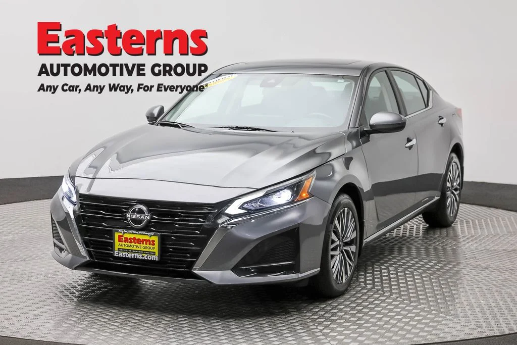 Used 2024 Gray Nissan 2.5 SV image 1