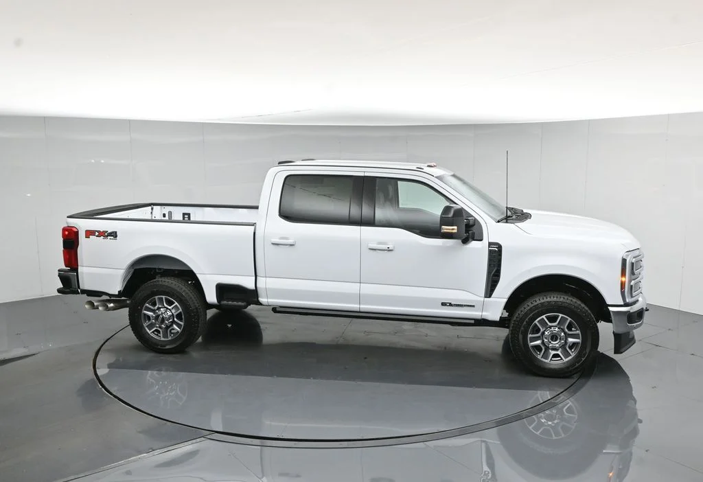 New 2026 Oxford White Ford Lariat image 55