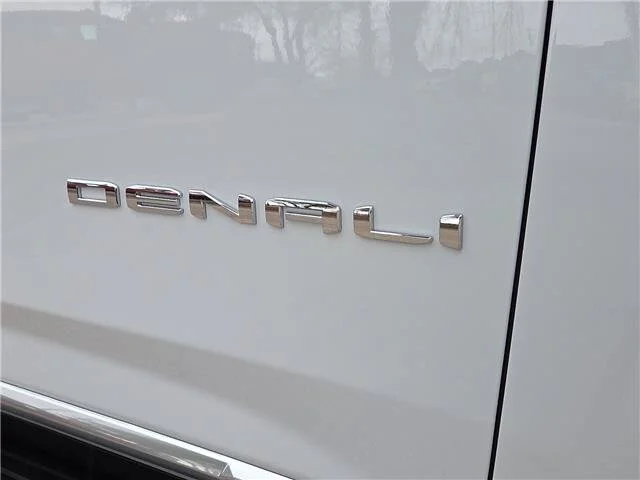 New 2027 Glacier White Tricoat GMC Denali image 9
