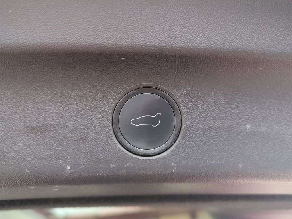 2021 Tesla Model Y Long Range - Photo 15