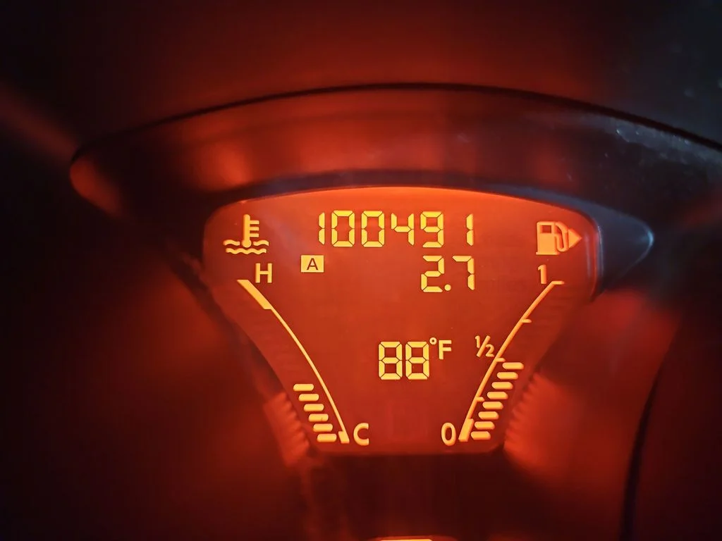 Used 2013 Red Nissan SL image 17