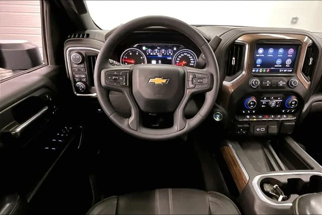 Used 2022 Black Chevrolet High Country image 6