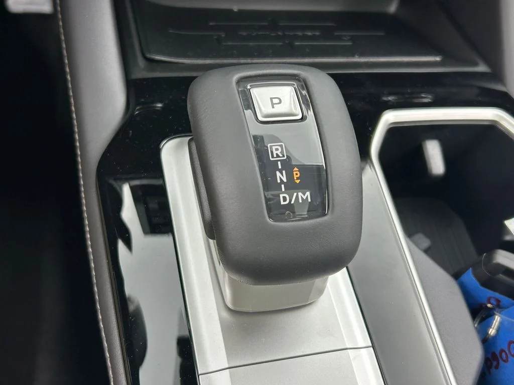 New 2026 Gray Mitsubishi SEL image 22