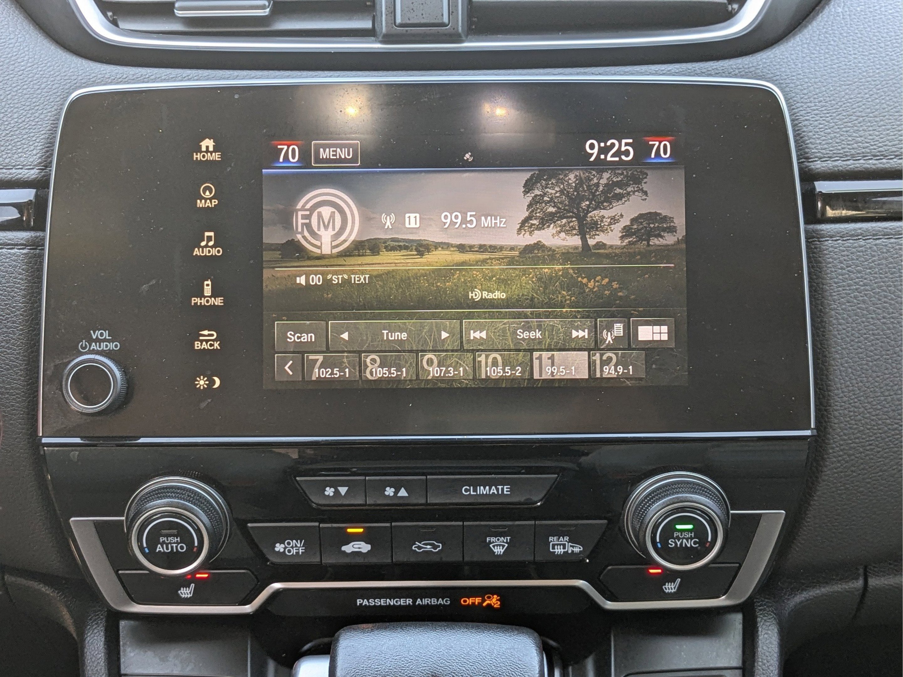 Used 2019 Modern Steel Metallic Honda Touring image 24