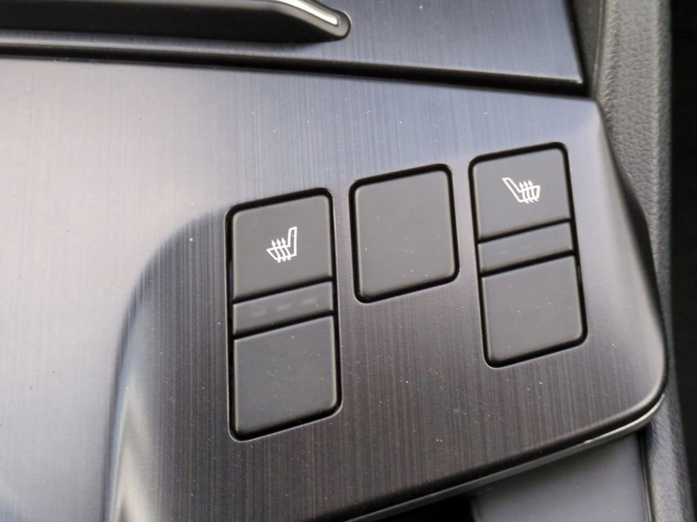 New 2026 Snow White Pearl Kia S image 25
