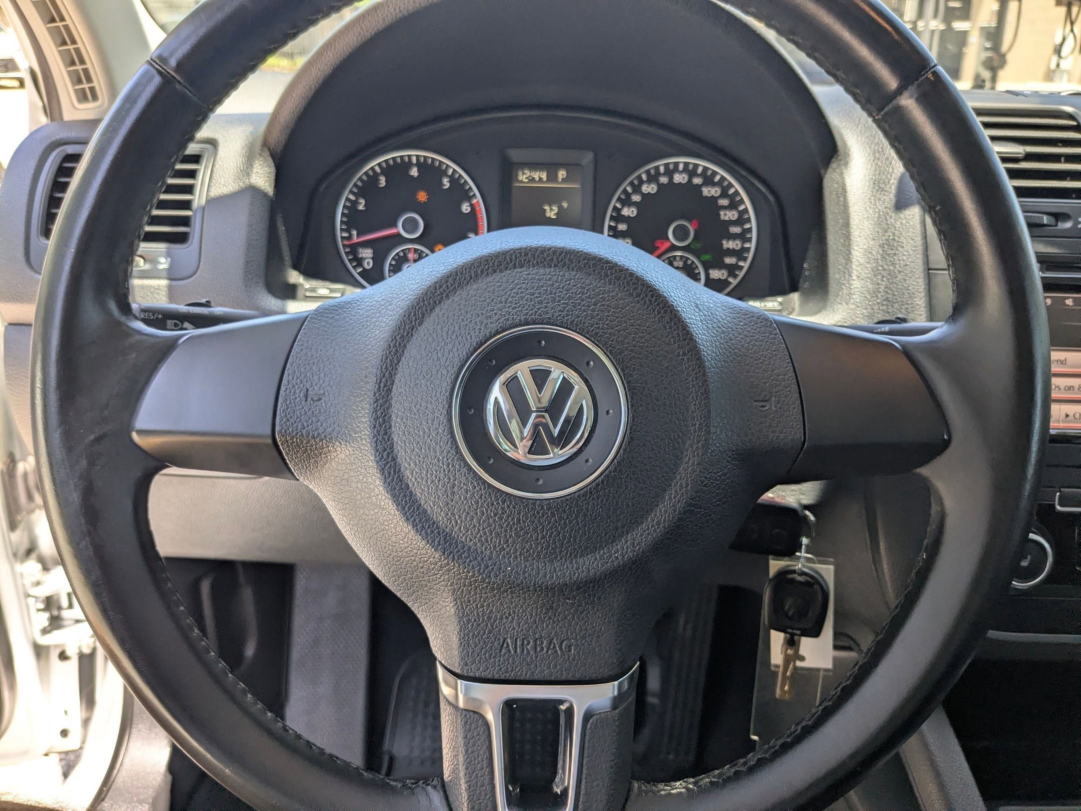 Used 2010 Silver Volkswagen Wolfsburg image 14