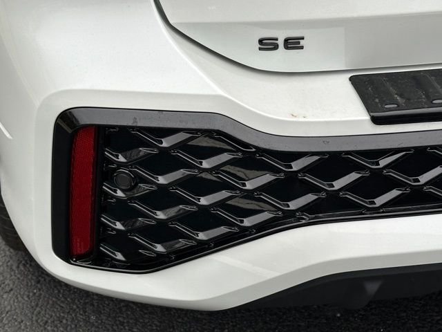 New 2026 Opal White Pearl Volkswagen 2.0T SE R-Line Black image 15