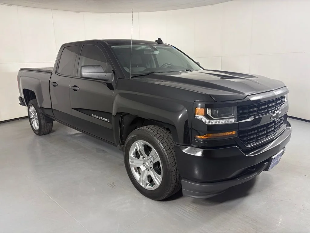 Used 2018 BLACK Chevrolet Custom image 2