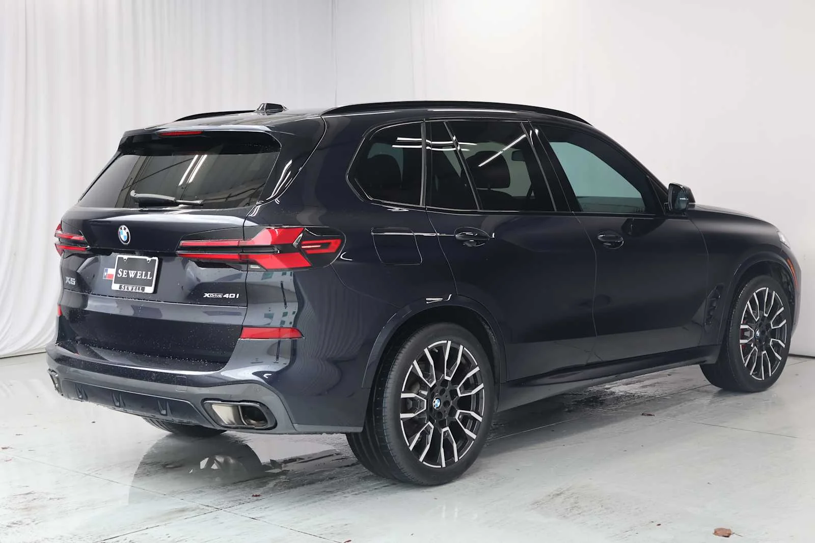Certified Used 2024 Carbon Black Metallic BMW xDrive40i image 7
