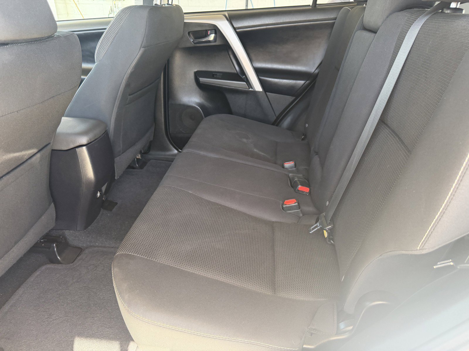 Used 2017 Super White Toyota XLE image 22