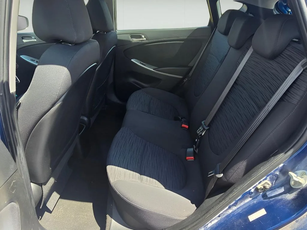 Used 2017 Pacific Blue Pearl Hyundai SE image 27
