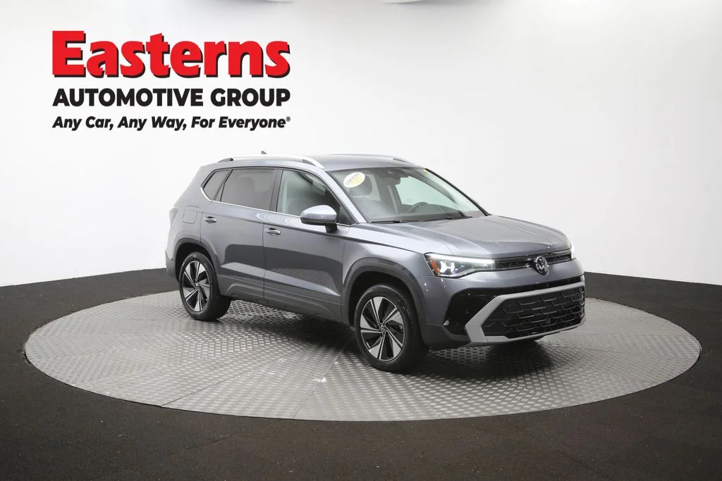Used 2025 Gray Volkswagen 1.5T SE image 47