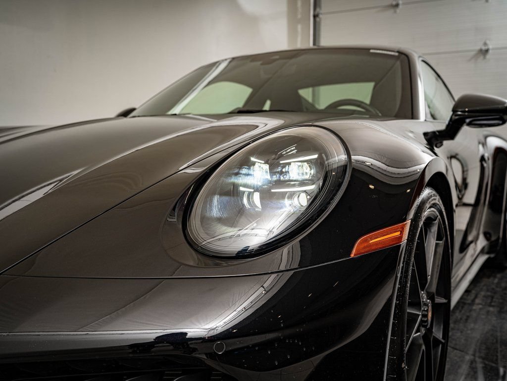 2025 Porsche 911 GTS - Photo 13