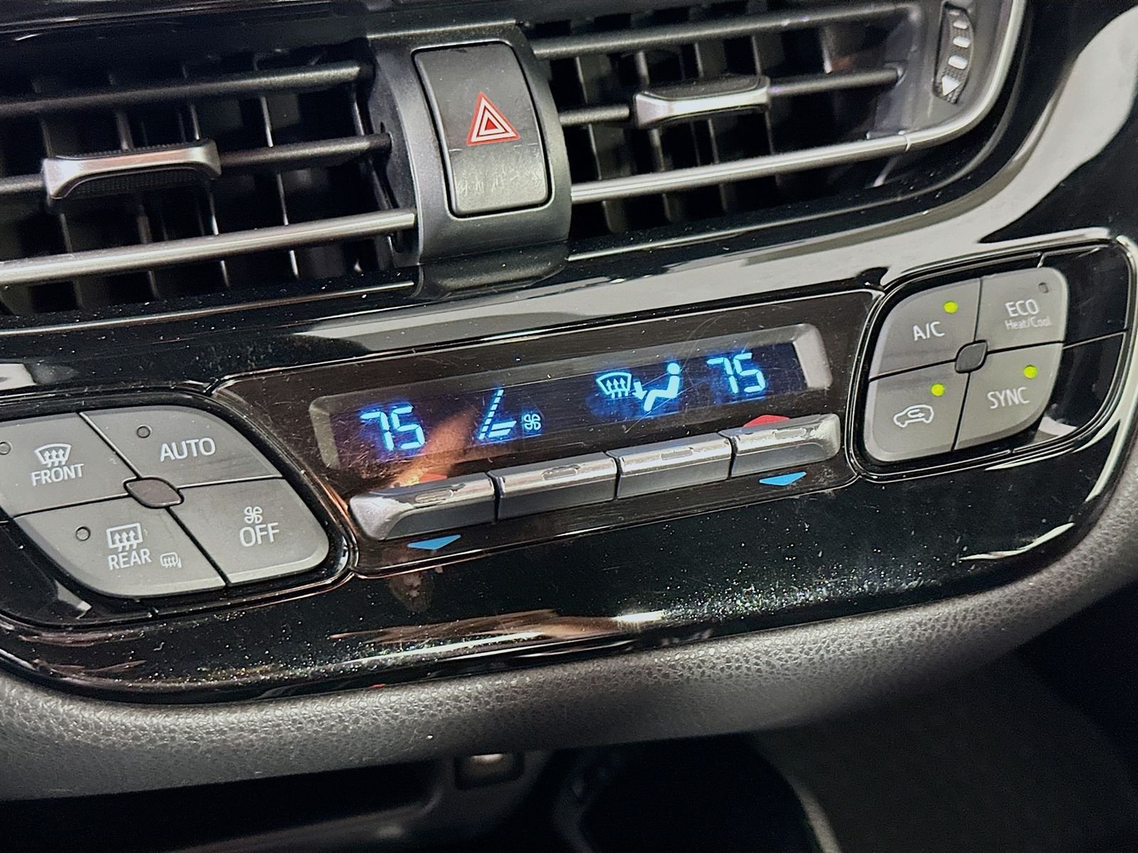 Used 2019 Blizzard Pearl Toyota XLE image 16