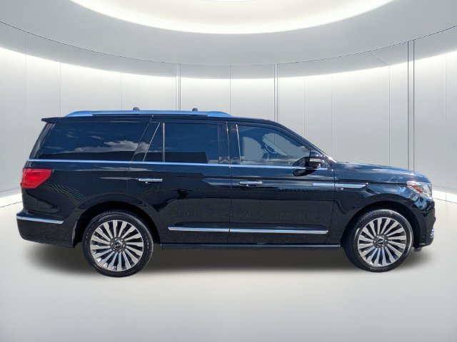 Used 2018 Black Lincoln Reserve image 7