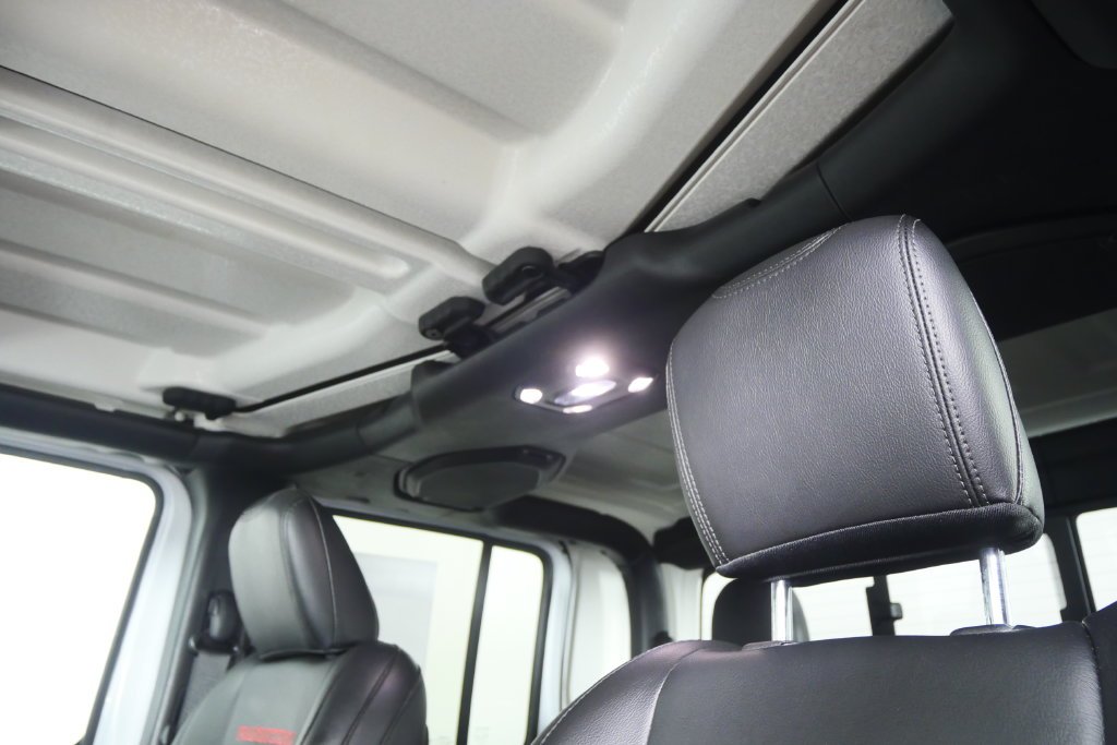 Used 2021 Bright White Clearcoat Jeep Rubicon image 17