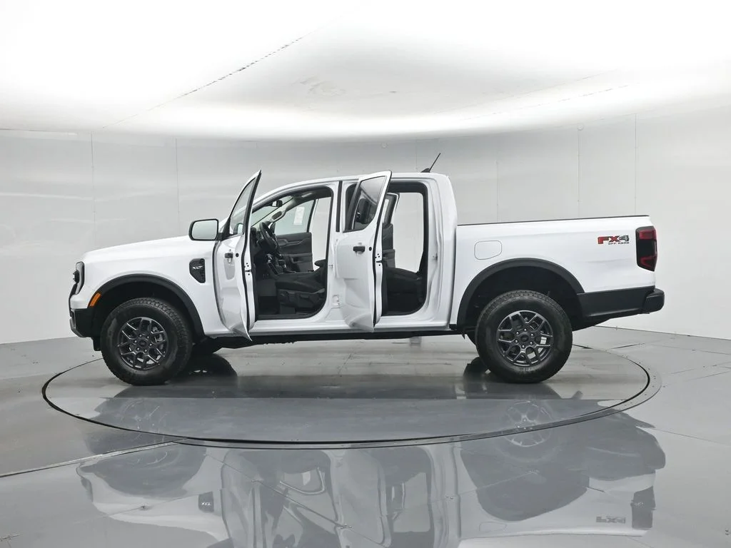 New 2026 Oxford White Ford XLT image 32